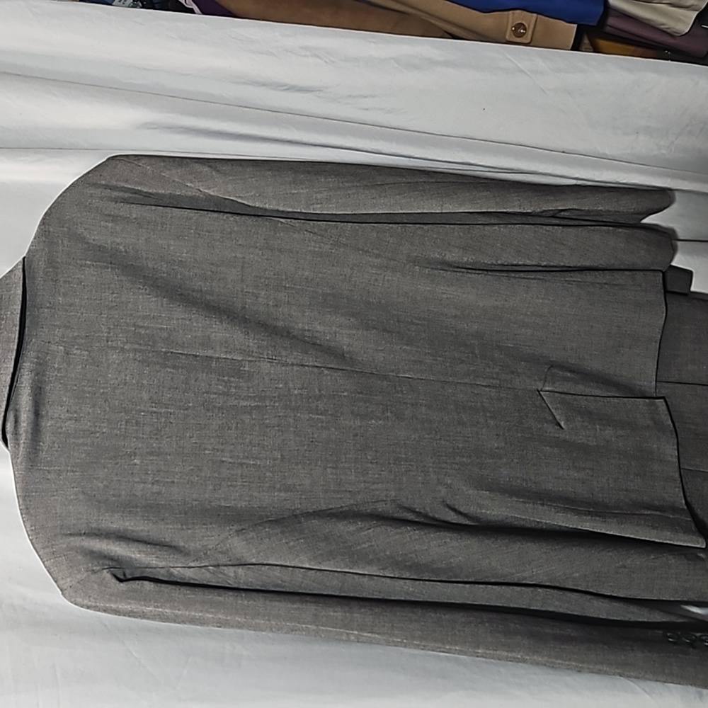 WORTHINGTON SUIT - Picture 3 of 7
